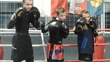 Na mistrovství ČR mladých boxerů budou i tři borci pořádajícího Box Clubu Táty Němce: zleva Petr Šindler, Dominik Pinc a Petr Vrba.