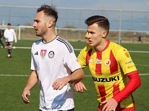 Fotbalisté Dynama v prvním přípravném utkání na soustředění v Turecku porazili polský Kolos Kielce 1:0 (na snímku v akci Robin Polanský).