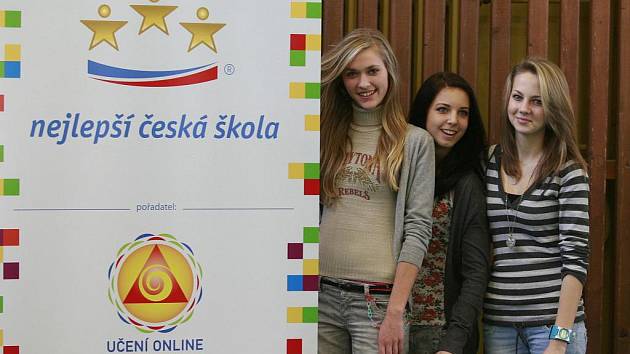 ZŠ Dukelská ve Strakonicích zvítězila za region Jižní Čechy v soutěži o Nejlepší čekou školu. Snímky ze slavnostního vyhlášení a předání diplomu. 
