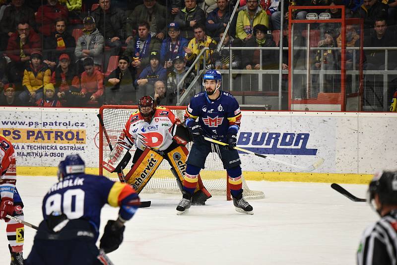 Čtvrtfinále play off hokejové extraligy, 2. zápas: Motor ČB - Pardubice.