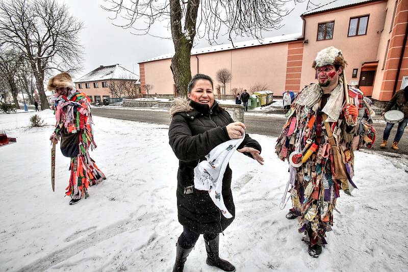 V Ločenicích na Českobudějovicku chodí o masopustu hned dvě party koledníků. Kromě klasické "velké" koledy, chodí od domu k domu "malá" koleda mladších kluků.