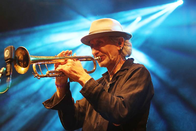 Jihočeský jazzový festival v Českých Budějovicích pokračoval koncertem hlavní hvězdy trumpetisty Erica Truffaze na Piaristickém náměstí