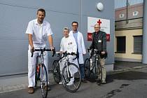 Doktoři holdují bicyklům.