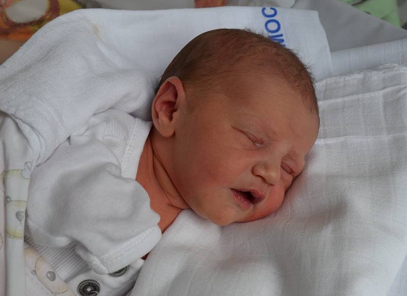 Eliška Zuntová se rodičům Martině a Václavu Zuntových narodila 16. 11. 2018 v 8.55 h. Při narození vážila 3,10 kg. Doma v Týně nad Vltavou ji přivítala 3letá sestřička Štěpánka.