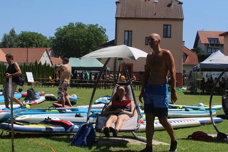 4. ročník MČR v říčním maratonu na paddleboardu. Jelo se ze Zlaté Koruny do Boršova nad Vltavou.