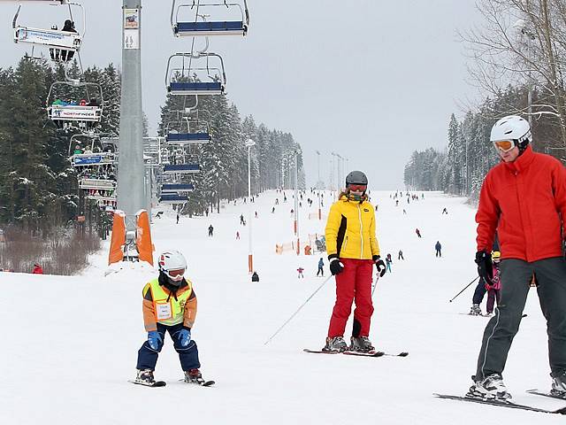 Lyžování ve Skiareálu Lipno.