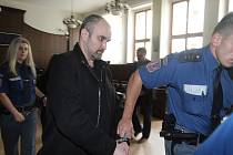 U Krajského soudu v Českých Budějovicích začalo líčení s pachateli dvojnásobné vraždy u Dobešic na Písecku z loňského ledna.