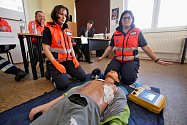 Zdravotnická záchranná služba Jihočeského kraje vytvořila a koordinuje síť automatických externích defibrilátorů.
