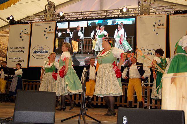 Festival lidové hudby v bavorském Aldersbachu.