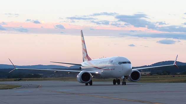 První cestující do zahraniční destinace odletěli z letiště v Českých Budějovicích ve středu večer do Antalye v Turecku