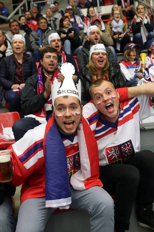 Vyprodaná Budvar aréna v Českých Budějovicích viděla dramatický zápas Českých hokejových her mezi Českem a Švédskem.