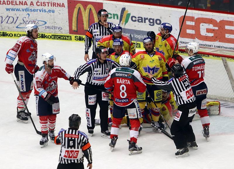 Z utkání 11. kola baráže o hokejovou extraligu ČEZ Motor České Budějovice - HC Dynamo Pardubice v českobudějovické Budvar Aréně.