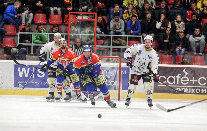 Motor porazil v pondělí na domácím ledě Kadaň 6:3.