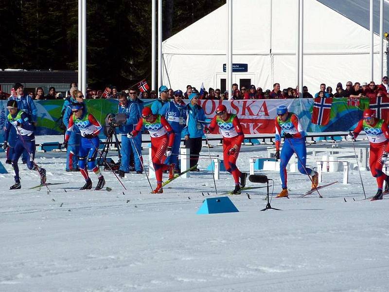 Norští fanoušci se konečně dočkali úspěchu v klasickém lyžování. Marit Björgen vyhrála před naší oblíbenkyní Polkou Kowalczyk a Peter Northug bral bronz za dvěma Rusy.