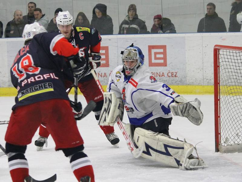 Hokejisté David servisu porazili doma Tábor B 6:3 a postupují do semifinále krajské ligy.  