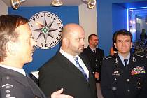 Zleva: jihočeský policejní ředitel Radomír Heřman, ministr vnitra Martin Pecina a ředitel Policie ČR Oldřich Martinů. 