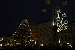 Budějčáci v sobotu rozsvítili vánoční strom na náměstí a zahájili adventní kulturní program.