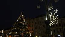 Budějčáci v sobotu rozsvítili vánoční strom na náměstí a zahájili adventní kulturní program.