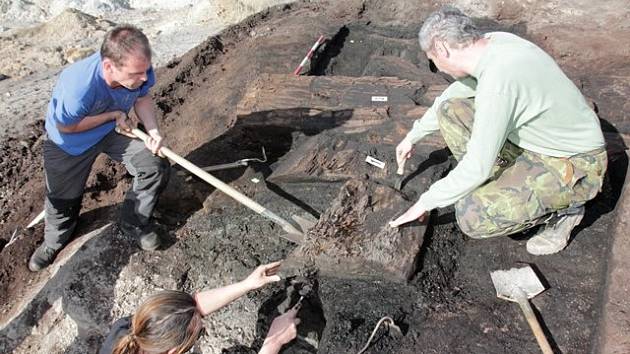 Zachovalé, minimálně 15 milionů let staré stromy z období třetihor objevili v takzvaném mydlovarském souvrství na Českobudějovicku.