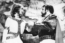 Ivan Klička jako Perikles, na snímku s Bibianou Šimonovou. Rok 1974