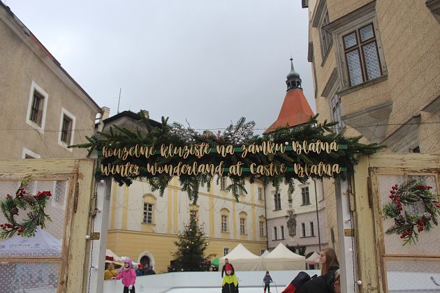 Vánoční trhy na zámku v Blatné.