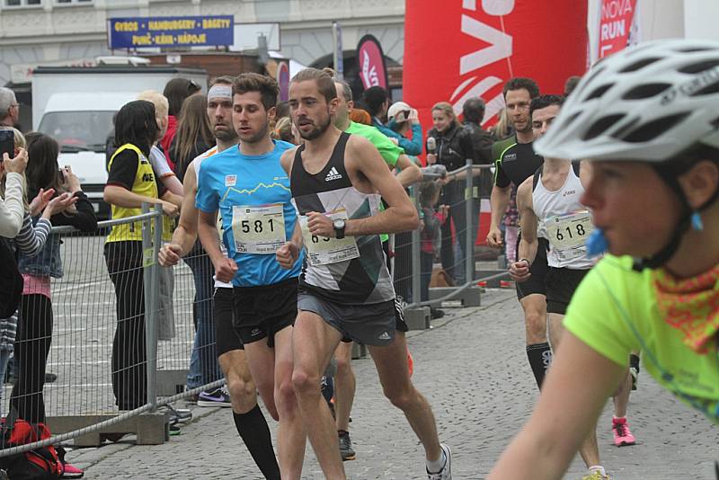 Běžecký závod RunTour přilákal do Českých Budějovic tisíce běžců.