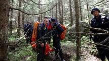Na Stožci cvičili policisté, hasiči, záchranáři a stržáci Šumavy spolupráci při záchraně neukázněných cyklistů