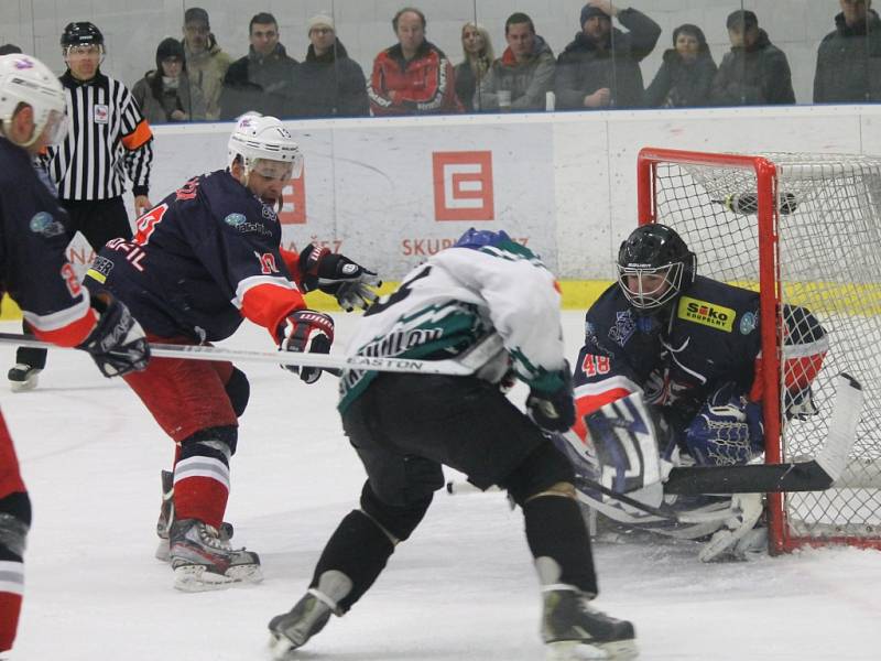 HC David servis  doma porazil Č. Krumlov 3:2 a srovnal stav semifinále na 1:1 na zápasy. 