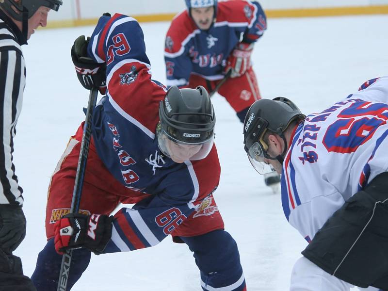 Hokejisté Hluboké B remizovali v Kuki aréně s Rangers Ševětín 6:6, druhé semifinále se hraje v sobotu v Centru Pouzar.