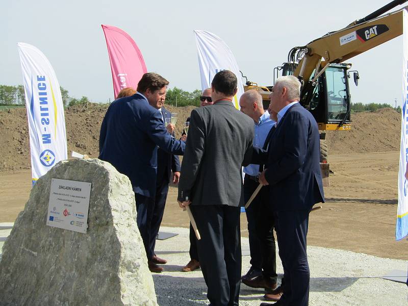 V lokalitě Pohůrka v pátek 20. května slavnostně odstartovala výstavba napojení českobudějovické Zanádražní komunikace s dálnicí D3.