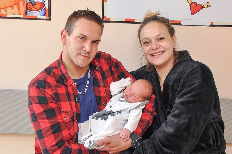 EMILIE RŮŽIČKOVÁ, KUBOVA HUŤ. Narodila se v sobotu 20. června ve 12 hodin a 43 minut ve strakonické porodnici. Vážila 3 70 gramů. Rodiče: Michaela a Emil.