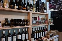 Svatomartinské víno nabídnou zákazníkům také v českobudějovické Vinotéce Na Cestě. Výběr je tady ale širší.