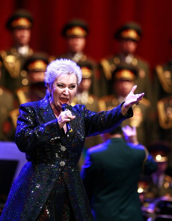 Alexandrovci zpívali 8. prosince v českobudějovické Budvar aréně. Přilákali asi 3000 lidí. Jedním z hostů byla sopranistka Eva Urbanová: zpívala píseň od Vangelise i Tichou noc.