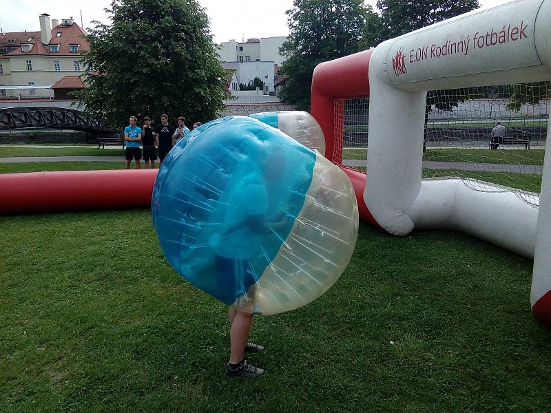 Znáte bubble soccer? Studenti v Českých Budějovicích už ano 