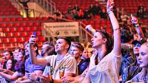 Hokejová Budvararena hostila rockový festival. Vrcholem večera byly Tři sestry.