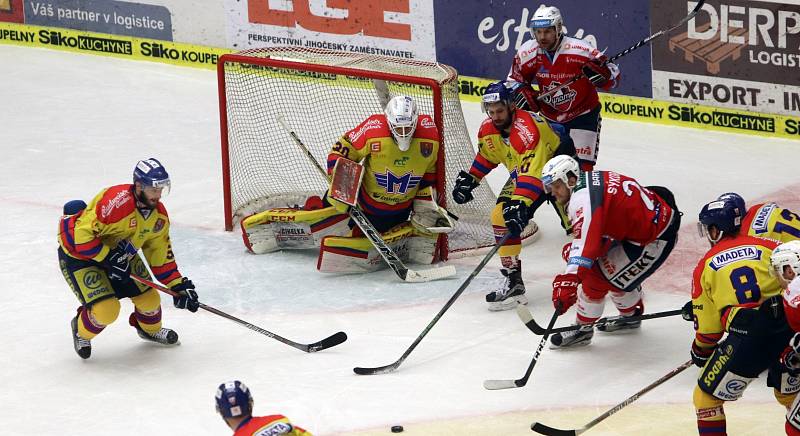 Z utkání 11. kola baráže o hokejovou extraligu ČEZ Motor České Budějovice - HC Dynamo Pardubice v českobudějovické Budvar Aréně.