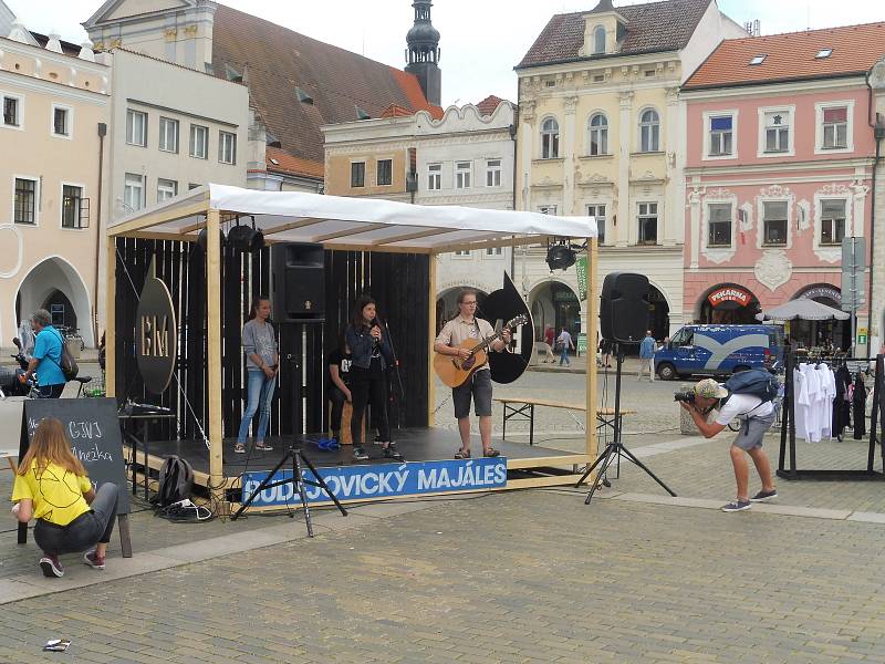 Českobudějovický studentský festival Budějovický Majáles pokračuje.