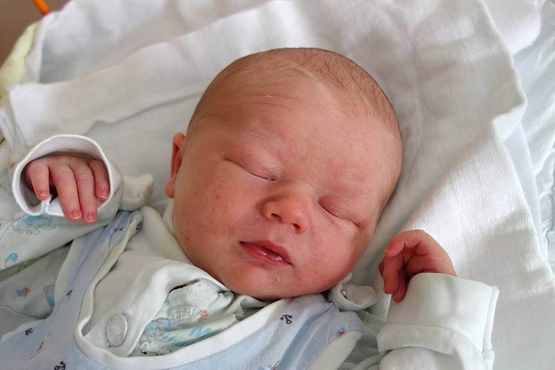 Ve Dřítni vyroste Adam Fara, kterého maminka Hana Farová přivedla na svět 26. 9. 2017 v 7.48 h v českobudějovické nemocnici. Adam, který je prozatím jedináčkem, po narození vážil 3,08 kg.
