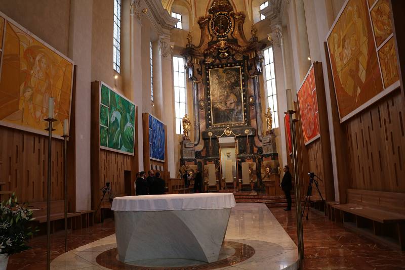 Výjevy z Apokalypsy v katedrále svatého Mikuláše v Českých Budějpvicích.