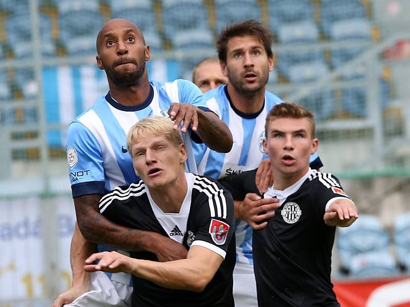 Mladou Boleslav fotbalisté Dynama porazili i v deseti, uspět chtějí v sobotu doma i se Slováckem.