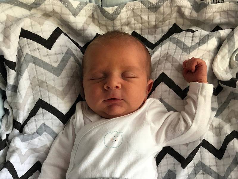 Lucie a Josef Štráfeldovi jsou rodiči novorozeného Pavla Štráfeldy. Na svět přišel 23. 6. 2019 v 0.15 h., vážil 2,93 kg. Doma bude v krajském městě.