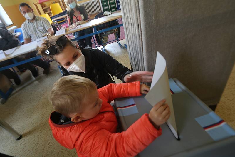 Volby v Českých Budějovicích v budově VŠERS na Žižkově třídě.