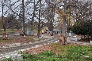 Rekonstrukce parku v českobudějovické Dukelské ulici v listopadu 2022.