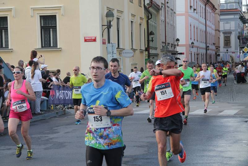 Závodníci Mattoni 1/2Maratonu 2016 v Českých Budějovicích.