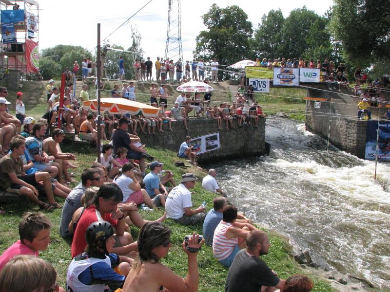 Podle pořadatelů si na festival Wave 2008 našlo cestu více lidí než v předchozích dvou ročnících. V realizačním týmu tak vládla spokojenost, akce se totiž navíc obešla bez vážných zranění.