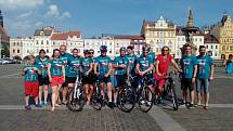Jedna ze zastávek týmu cyklo-běžců byla i v Českých Budějovicích ve čtvrtek 22. 6.