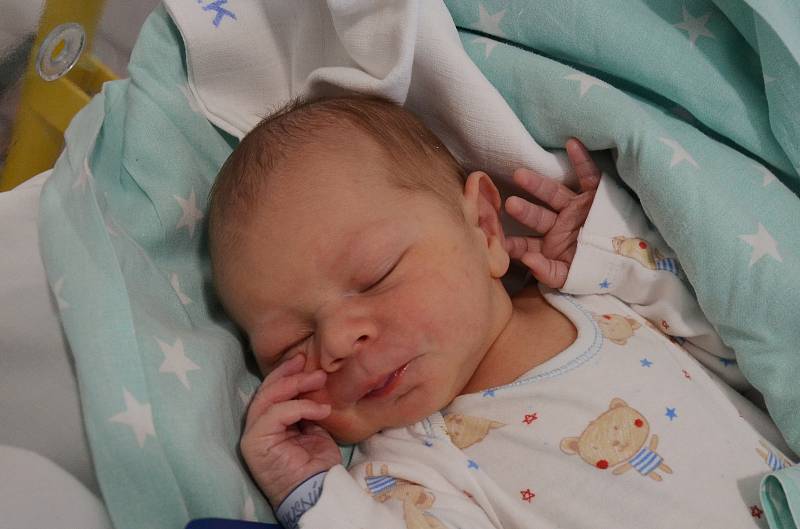 Jan Husník ze Sepekova. Prvorozený syn Anny a Martina Husníkových se narodil 27. 10. 2021 v 9.56 hodin. Při narození vážil 3550 g a měřil 50 cm.