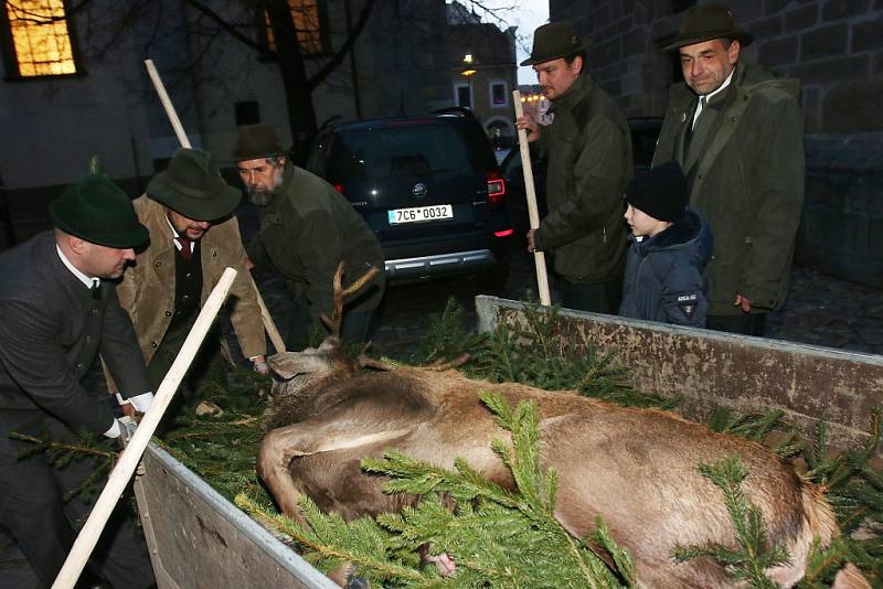 V Českých Budějovicích se v sobotu podvečer konala děkovná mše k poctě svatého Huberta patrona lesníků a lovců.