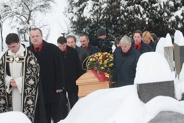 Pohřeb Jiřiny Jiráskové v Malenicích.