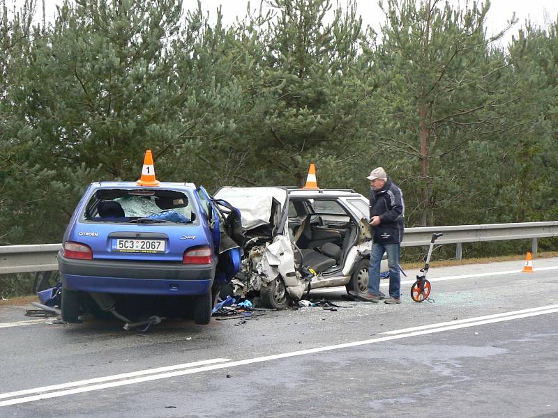 Nehoda na silnici ve směru z Borku na Veselí nad Lužnicí.